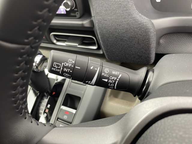 ホンダ フリード ハイブリット e:HEV AIR EX 愛知県 2025(令7)年 0.1千km プラチナホワイトパール /R7年10月登録済未使用車//純正HondaCONNECTナビ(LXM-242ZFNI)//フルセグTV/AMFM/Bluetooth/USB//AppleCarPlay/AndroidAuto//バックカメラ//HondaSENSING//前後パーキングセンサー//ブラインドスポットインフォメーション//オートハイビーム//フルLEDヘッドライト//オートライト//両側パワースライドドア//後席サンシェード//プライムスムースコンビシート//2列目キャプテンシート//純正15インチアルミホイール//電子パーキングブレーキ//ブレーキホールド//革巻きステアリング//ステアリングスイッチ//プッシュスタート//電動格納ミラー//新車保証書・取扱説明書//スペアキー