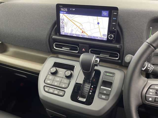 ホンダ フリード ハイブリット e:HEV AIR EX 愛知県 2025(令7)年 0.1千km プラチナホワイトパール /R7年10月登録済未使用車//純正HondaCONNECTナビ(LXM-242ZFNI)//フルセグTV/AMFM/Bluetooth/USB//AppleCarPlay/AndroidAuto//バックカメラ//HondaSENSING//前後パーキングセンサー//ブラインドスポットインフォメーション//オートハイビーム//フルLEDヘッドライト//オートライト//両側パワースライドドア//後席サンシェード//プライムスムースコンビシート//2列目キャプテンシート//純正15インチアルミホイール//電子パーキングブレーキ//ブレーキホールド//革巻きステアリング//ステアリングスイッチ//プッシュスタート//電動格納ミラー//新車保証書・取扱説明書//スペアキー