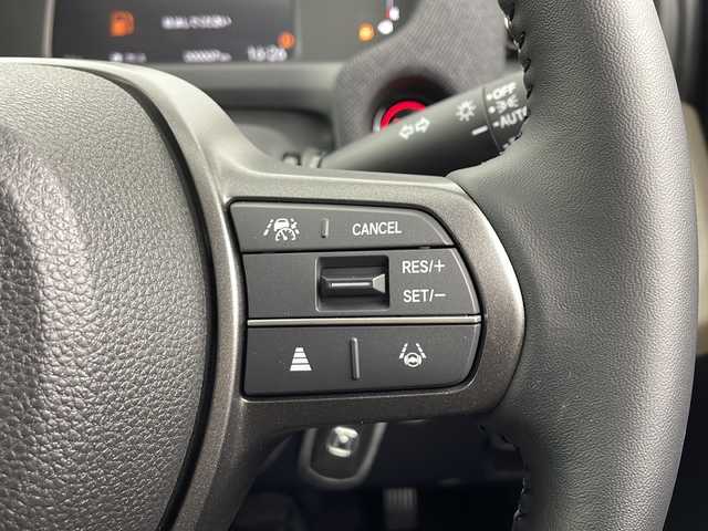 ホンダ フリード ハイブリット e:HEV AIR EX 愛知県 2025(令7)年 0.1千km プラチナホワイトパール /R7年10月登録済未使用車//純正HondaCONNECTナビ(LXM-242ZFNI)//フルセグTV/AMFM/Bluetooth/USB//AppleCarPlay/AndroidAuto//バックカメラ//HondaSENSING//前後パーキングセンサー//ブラインドスポットインフォメーション//オートハイビーム//フルLEDヘッドライト//オートライト//両側パワースライドドア//後席サンシェード//プライムスムースコンビシート//2列目キャプテンシート//純正15インチアルミホイール//電子パーキングブレーキ//ブレーキホールド//革巻きステアリング//ステアリングスイッチ//プッシュスタート//電動格納ミラー//新車保証書・取扱説明書//スペアキー