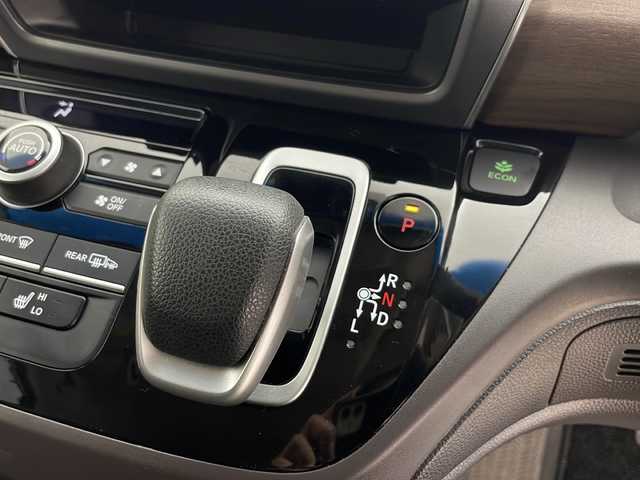 ホンダ フリード＋ ハイブリット G ホンダセンシング 秋田県 2020(令2)年 3.3万km プラチナホワイトパール 4WD/社外メモリナビ　/フルセグTV/CD/DVD/HDMI/Bluetooth/両側パワースライドドア　/衝突被害軽減防止ブレーキ　/レーダークルーズコントロール　　/レーンキープアシスト　/バックカメラ　/ワイパーデアイサー　/前席シートヒーター　/ＥＴＣ　/LEDヘッドライト/ドアバイザー/後席サンシェード/純正アルミホイールキャップ/スペアキー/プッシュスタート