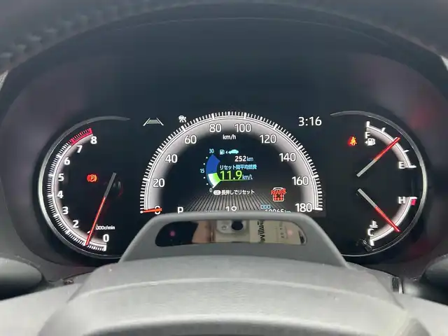 トヨタ ヴォクシー S－Z 群馬県 2022(令4)年 1万km スパークリングブラックパールクリスタルシャイン 純正10.5インチナビ/（CD/DVD/HDMI/USB/AppleCarPlay）/フルセグテレビ/純正14インチフリップダウンモニター/セーフティセンス/・プリクラッシュセーフティ/・レーンディパーチャーアラート/・オートマチックハイビーム/・ドライバー異常時対応システム/・発進遅れ告知機能/・レーントレーシングアシスト/・レーダークルーズコントロール/・ロードサインアシスト/・プロアクティブドライビングアシスト/トヨタチームメイト/・アドバンストパーク/・パーキングサポートブレーキ/・パノラミックビューモニター/・ボディ同色ドアミラー/ブラインドスポットモニター/快適利便パッケージHigh/・両側ハンズフリーパワースライドドア/・パワーバックドア/・ナノイーX/・ステアリングヒーター/・シートヒーター（2列目）/・オットマン（2列目）/・角度調整付アームレスト（2列目）/ハーフレザーシート/LEDヘッドランプ/純正フロアマット/ドアバイザー