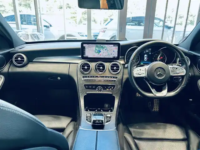 メルセデス・ベンツ Ｃ２００ アバンギャルド AMGライン 大阪府 2019(平31)年 5.9万km オブシディアンブラック レーダーセーフティP/純正ナビ/TV/バックカメラ/applecarplay/ACＣ/ブラインドスポット/クリアランスソナー/黒革/メモリ付きパワーシート/シートヒーター/パドルシフト/純正18インチＡＷ/LＥＤヘッドライト