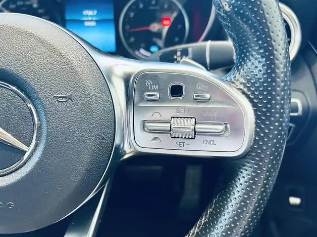 メルセデス・ベンツ Ｃ２００ アバンギャルド AMGライン 大阪府 2019(平31)年 5.9万km オブシディアンブラック レーダーセーフティP/純正ナビ/TV/バックカメラ/applecarplay/ACＣ/ブラインドスポット/クリアランスソナー/黒革/メモリ付きパワーシート/シートヒーター/パドルシフト/純正18インチＡＷ/LＥＤヘッドライト