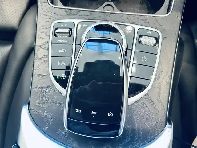 メルセデス・ベンツ Ｃ２００ アバンギャルド AMGライン 大阪府 2019(平31)年 5.9万km オブシディアンブラック レーダーセーフティP/純正ナビ/TV/バックカメラ/applecarplay/ACＣ/ブラインドスポット/クリアランスソナー/黒革/メモリ付きパワーシート/シートヒーター/パドルシフト/純正18インチＡＷ/LＥＤヘッドライト