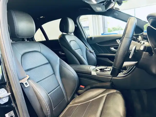 メルセデス・ベンツ Ｃ２００ アバンギャルド AMGライン 大阪府 2019(平31)年 5.9万km オブシディアンブラック レーダーセーフティP/純正ナビ/TV/バックカメラ/applecarplay/ACＣ/ブラインドスポット/クリアランスソナー/黒革/メモリ付きパワーシート/シートヒーター/パドルシフト/純正18インチＡＷ/LＥＤヘッドライト