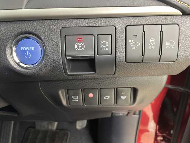 トヨタ ハリアー ハイブリッド プログレス メタル&レザーP 道央・札幌 2017(平29)年 3万km ダークレッドマイカメタリック ・４ＷＤ/寒冷地仕様　/・ＪＢＬサウンドシステム　/・純正メーカーナビ/・CD/DVD/SD/USB/AUX/BT/フルセグTV/・トヨタセーフティーセンス　/・プリクラッシュセーフティー　/・レーダークルーズコントロール　/・パワーバックドア　/・パノラミックビューモニター　/・オートハイビーム/三眼LEDライト/・ワイパーデアイサー/・ビルトインETC/・ステアリングスイッチ/・レザーシート/・シートヒーター/パワーシート/・ベンチレーションシート/・シートポジションメモリー/・純正エンジンスターター/・スマートキー/スペアキー/カードキー/・MTモード付AT/・ドアバイザー