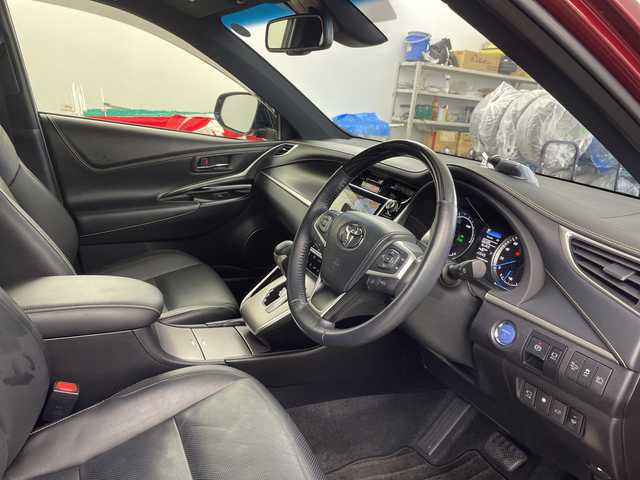 トヨタ ハリアー ハイブリッド プログレス メタル&レザーP 道央・札幌 2017(平29)年 3万km ダークレッドマイカメタリック ・４ＷＤ/寒冷地仕様　/・ＪＢＬサウンドシステム　/・純正メーカーナビ/・CD/DVD/SD/USB/AUX/BT/フルセグTV/・トヨタセーフティーセンス　/・プリクラッシュセーフティー　/・レーダークルーズコントロール　/・パワーバックドア　/・パノラミックビューモニター　/・オートハイビーム/三眼LEDライト/・ワイパーデアイサー/・ビルトインETC/・ステアリングスイッチ/・レザーシート/・シートヒーター/パワーシート/・ベンチレーションシート/・シートポジションメモリー/・純正エンジンスターター/・スマートキー/スペアキー/カードキー/・MTモード付AT/・ドアバイザー