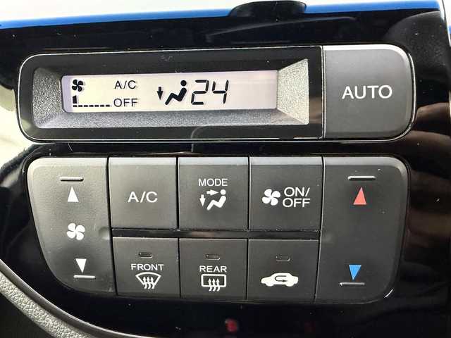 ホンダ Ｎ ＷＧＮ カスタム G SSパッケージ 愛知県 2017(平29)年 8.7万km プレミアムホワイトパールⅡ 純正ナビ/（CD/DVD/BT/ワンセグ）/ETC/バックカメラ/СТВА/横滑り防止/クルーズコントロール/ステアリングスイッチ/USB充電/ディスチャージヘッドライト/LEDフォグランプ/14インチアルミホイール/電格ミラー/純正フロアマット/スマートキー