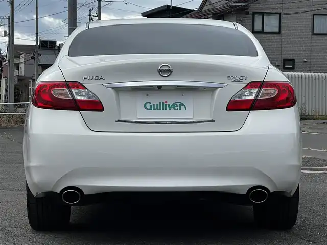 日産 フーガ 370GT FOUR 道央・札幌 2014(平26)年 2.6万km クリスタルホワイトパール ４WD/純正HDDナビ/AM/FM/BT/ＣＤ/衝突被害軽減ブレーキ/横滑り防止装置/バックカメラ/サイドカメラ/ビルトインETC/SNOWMODE/ECOMODE/SPORTMODE/前席パワーシート/D席メモリーシート/オットマン/ハーフレザーシート/革巻きステアリング/ステアリングリモコン/MTモード付AT/プッシュスタート/スマートキー/キセノンヘッドライト/オートライト/フォグランプ/電動格納ミラー/純正フロアマット/ドアバイザー/社外アルミホイール付き冬タイヤ積込/225/60/R17/2014年/山6mm