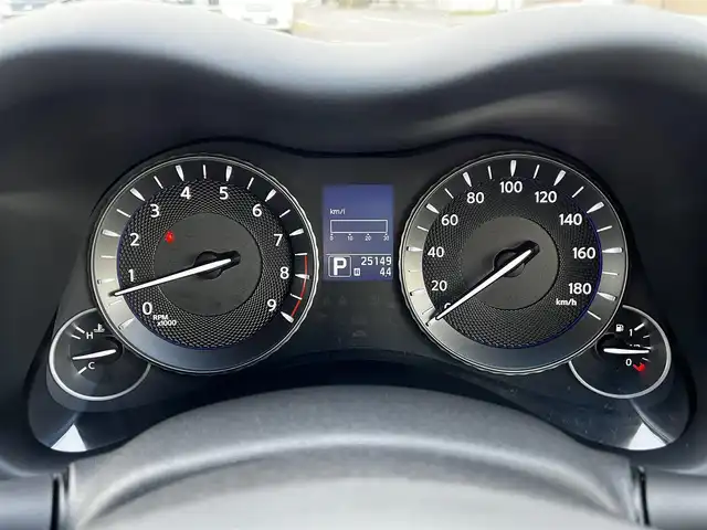 日産 フーガ 370GT FOUR 道央・札幌 2014(平26)年 2.6万km クリスタルホワイトパール ４WD/純正HDDナビ/AM/FM/BT/ＣＤ/衝突被害軽減ブレーキ/横滑り防止装置/バックカメラ/サイドカメラ/ビルトインETC/SNOWMODE/ECOMODE/SPORTMODE/前席パワーシート/D席メモリーシート/オットマン/ハーフレザーシート/革巻きステアリング/ステアリングリモコン/MTモード付AT/プッシュスタート/スマートキー/キセノンヘッドライト/オートライト/フォグランプ/電動格納ミラー/純正フロアマット/ドアバイザー/社外アルミホイール付き冬タイヤ積込/225/60/R17/2014年/山6mm