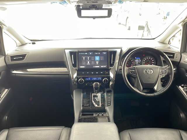 トヨタ アルファード S Cパッケージ 兵庫県 2018(平30)年 4.2万km ホワイトパールクリスタルシャイン ・サンルーフ/・モデリスタエアロ/・モデリスタマフラーカッター/・アイドリングストップ/・トヨタセーフティーセンス/・プリクラッシュセーフティ/・レーントレーシングアシスト/・クリアランスソナー/・パーキングサポートブレーキ/・ロードサインアシスト/・レーダークルーズコントロール/・オートマチックハイビーム/・ナノイー/・純正10インチSDナビ＆フルセグ＆BT＆USB＆DVD/・HDMI接続/・バックカメラ/・両側パワースライドドア/・ビルトインETC/・革巻きステアリング/・ステアリングスイッチ/・ステアリングヒーター/・前席シートヒーター/・前席シートベンチレーション/・前席パワーシート/・運転席メモリーシート/・合皮シート/・スマートキー/・プッシュスタート/・デジタルインナーミラー/・純正18インチアルミホイール