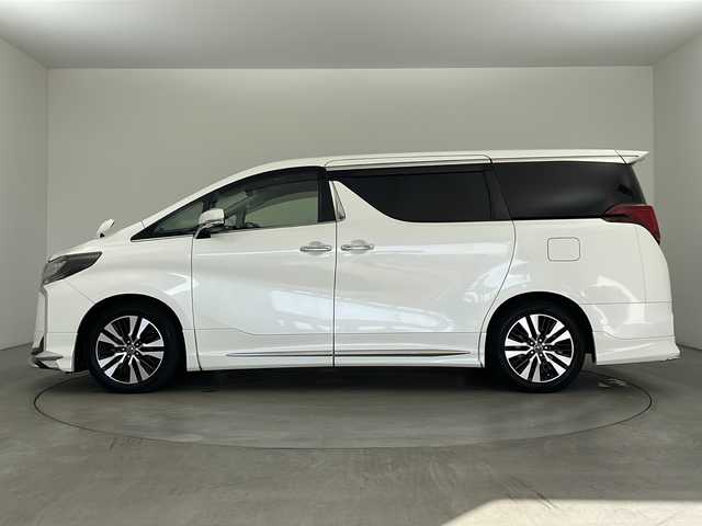 トヨタ アルファード S Cパッケージ 兵庫県 2018(平30)年 4.2万km ホワイトパールクリスタルシャイン ・サンルーフ/・モデリスタエアロ/・モデリスタマフラーカッター/・アイドリングストップ/・トヨタセーフティーセンス/・プリクラッシュセーフティ/・レーントレーシングアシスト/・クリアランスソナー/・パーキングサポートブレーキ/・ロードサインアシスト/・レーダークルーズコントロール/・オートマチックハイビーム/・ナノイー/・純正10インチSDナビ＆フルセグ＆BT＆USB＆DVD/・HDMI接続/・バックカメラ/・両側パワースライドドア/・ビルトインETC/・革巻きステアリング/・ステアリングスイッチ/・ステアリングヒーター/・前席シートヒーター/・前席シートベンチレーション/・前席パワーシート/・運転席メモリーシート/・合皮シート/・スマートキー/・プッシュスタート/・デジタルインナーミラー/・純正18インチアルミホイール