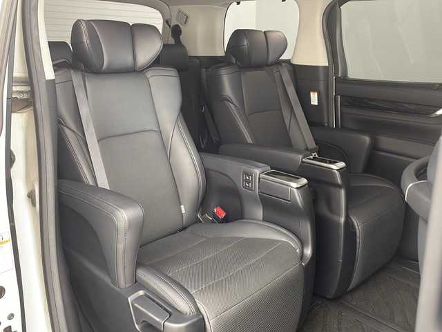 トヨタ アルファード S Cパッケージ 兵庫県 2018(平30)年 4.2万km ホワイトパールクリスタルシャイン ・サンルーフ/・モデリスタエアロ/・モデリスタマフラーカッター/・アイドリングストップ/・トヨタセーフティーセンス/・プリクラッシュセーフティ/・レーントレーシングアシスト/・クリアランスソナー/・パーキングサポートブレーキ/・ロードサインアシスト/・レーダークルーズコントロール/・オートマチックハイビーム/・ナノイー/・純正10インチSDナビ＆フルセグ＆BT＆USB＆DVD/・HDMI接続/・バックカメラ/・両側パワースライドドア/・ビルトインETC/・革巻きステアリング/・ステアリングスイッチ/・ステアリングヒーター/・前席シートヒーター/・前席シートベンチレーション/・前席パワーシート/・運転席メモリーシート/・合皮シート/・スマートキー/・プッシュスタート/・デジタルインナーミラー/・純正18インチアルミホイール