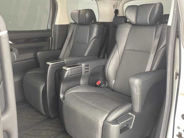 トヨタ アルファード S Cパッケージ 兵庫県 2018(平30)年 4.2万km ホワイトパールクリスタルシャイン ・サンルーフ/・モデリスタエアロ/・モデリスタマフラーカッター/・アイドリングストップ/・トヨタセーフティーセンス/・プリクラッシュセーフティ/・レーントレーシングアシスト/・クリアランスソナー/・パーキングサポートブレーキ/・ロードサインアシスト/・レーダークルーズコントロール/・オートマチックハイビーム/・ナノイー/・純正10インチSDナビ＆フルセグ＆BT＆USB＆DVD/・HDMI接続/・バックカメラ/・両側パワースライドドア/・ビルトインETC/・革巻きステアリング/・ステアリングスイッチ/・ステアリングヒーター/・前席シートヒーター/・前席シートベンチレーション/・前席パワーシート/・運転席メモリーシート/・合皮シート/・スマートキー/・プッシュスタート/・デジタルインナーミラー/・純正18インチアルミホイール