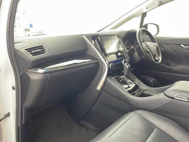 トヨタ アルファード S Cパッケージ 兵庫県 2018(平30)年 4.2万km ホワイトパールクリスタルシャイン ・サンルーフ/・モデリスタエアロ/・モデリスタマフラーカッター/・アイドリングストップ/・トヨタセーフティーセンス/・プリクラッシュセーフティ/・レーントレーシングアシスト/・クリアランスソナー/・パーキングサポートブレーキ/・ロードサインアシスト/・レーダークルーズコントロール/・オートマチックハイビーム/・ナノイー/・純正10インチSDナビ＆フルセグ＆BT＆USB＆DVD/・HDMI接続/・バックカメラ/・両側パワースライドドア/・ビルトインETC/・革巻きステアリング/・ステアリングスイッチ/・ステアリングヒーター/・前席シートヒーター/・前席シートベンチレーション/・前席パワーシート/・運転席メモリーシート/・合皮シート/・スマートキー/・プッシュスタート/・デジタルインナーミラー/・純正18インチアルミホイール