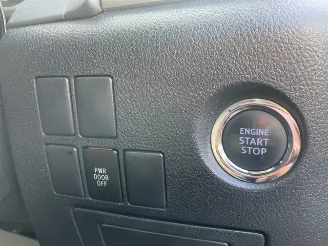 トヨタ ヴェルファイア Z Aエディション 島根県 2017(平29)年 6.8万km バーニングブラッククリスタルシャインガラスフレーク 純正９インチＳＤナビ　/純正12.1インチフリップダウンモニター　/フルセグＴＶ　/ＤＶＤ再生　/Ｂｌｕｅｔｏｏｔｈ接続　/バックカメラ　/両側パワースライドドア　/前方ドライブレコーダー　/ビルトインＥＴＣ２．０　/クルーズコントロール　/前後コーナーセンサー　/電動パーキングブレーキ・オートホールド/スマートキー・プッシュスタート　/純正LEDライト/純正１８インチアルミホイール/純正フロアマット/取扱説明書（本体＋ナビ）/スペアキー1本