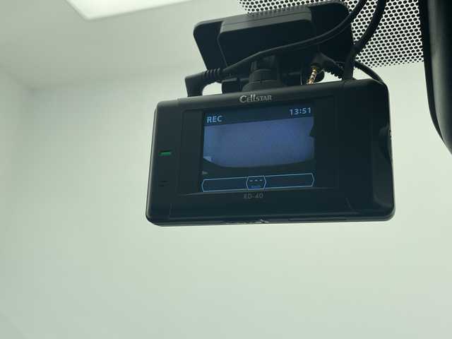 トヨタ プリウス Z 千葉県 2023(令5)年 1.8万km アティチュードブラックマイカ モデリスタエアロ（F/S/R）/トヨタセーフティセンス/プリクラッシュセーフティ/レーントレーシングアシスト/レーンディパーチャーアラート/ロードサインアシスト/レーダークルーズコントロール/オートマチックハイビーム/先行車発進アラーム/プロアクティブドライビングアシスト/レーンチェンジアシスト/緊急時操舵支援/フロントクロストラフィックアラート/ブラインドスポットモニター/リアクロストラフィックアラート/12.3型純正ナビ/　Bluetooth/AppleCarplay/AndroidAuto/フルセグTV/パノラミックビューモニター/ビルトインETC2.0/パノラマルーフ/パワーバックドア/レザーシート/前席シートヒーター/前席エアーシート/運転席パワーシート/ステアリングヒーター/ワイヤレス充電/AC100V電源/オートライト/LEDヘッドライト