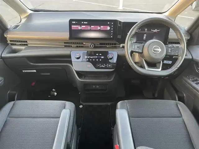 日産 セレナ ハイウェイスター V 岡山県 2023(令5)年 4.2万km ダイヤモンドブラック 登録時走行距離km/純正12.3インチナビ/フルセグTV(AM/FM/Bluetooth/AppleCarPlay)/両側パワースライドドア/ハンズフリーパワースライドドア/アラウンドビューモニター/ビルトインETC/インテリジェントルームミラー/プロパイロット/・インテリジェントクルーズコントロール/・車線逸脱防止支援システム/ハンドル支援/クリアランスソナー/衝突軽減ブレーキ/横滑り防止装置/オートマチックハイビーム/アイドリングストップ/電子パーキングブレーキ/オートブレーキホールド/ワイヤレス充電器/1６インチ純正AW/フロアマット