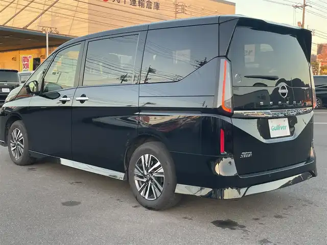 日産 セレナ ハイウェイスター V 岡山県 2023(令5)年 4.2万km ダイヤモンドブラック 登録時走行距離km/純正12.3インチナビ/フルセグTV(AM/FM/Bluetooth/AppleCarPlay)/両側パワースライドドア/ハンズフリーパワースライドドア/アラウンドビューモニター/ビルトインETC/インテリジェントルームミラー/プロパイロット/・インテリジェントクルーズコントロール/・車線逸脱防止支援システム/ハンドル支援/クリアランスソナー/衝突軽減ブレーキ/横滑り防止装置/オートマチックハイビーム/アイドリングストップ/電子パーキングブレーキ/オートブレーキホールド/ワイヤレス充電器/1６インチ純正AW/フロアマット