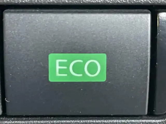 日産 セレナ ハイウェイスター V 岡山県 2023(令5)年 4.2万km ダイヤモンドブラック 登録時走行距離km/純正12.3インチナビ/フルセグTV(AM/FM/Bluetooth/AppleCarPlay)/両側パワースライドドア/ハンズフリーパワースライドドア/アラウンドビューモニター/ビルトインETC/インテリジェントルームミラー/プロパイロット/・インテリジェントクルーズコントロール/・車線逸脱防止支援システム/ハンドル支援/クリアランスソナー/衝突軽減ブレーキ/横滑り防止装置/オートマチックハイビーム/アイドリングストップ/電子パーキングブレーキ/オートブレーキホールド/ワイヤレス充電器/1６インチ純正AW/フロアマット