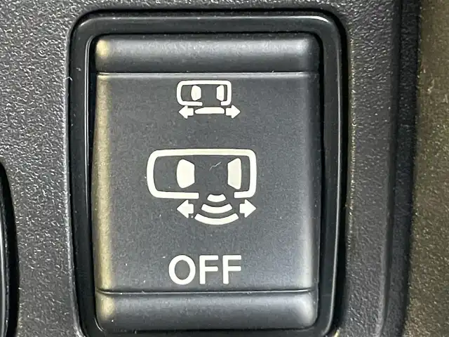 日産 セレナ ハイウェイスター V 岡山県 2023(令5)年 4.2万km ダイヤモンドブラック 登録時走行距離km/純正12.3インチナビ/フルセグTV(AM/FM/Bluetooth/AppleCarPlay)/両側パワースライドドア/ハンズフリーパワースライドドア/アラウンドビューモニター/ビルトインETC/インテリジェントルームミラー/プロパイロット/・インテリジェントクルーズコントロール/・車線逸脱防止支援システム/ハンドル支援/クリアランスソナー/衝突軽減ブレーキ/横滑り防止装置/オートマチックハイビーム/アイドリングストップ/電子パーキングブレーキ/オートブレーキホールド/ワイヤレス充電器/1６インチ純正AW/フロアマット