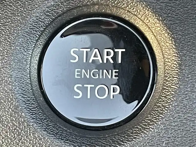 日産 セレナ ハイウェイスター V 岡山県 2023(令5)年 4.2万km ダイヤモンドブラック 登録時走行距離km/純正12.3インチナビ/フルセグTV(AM/FM/Bluetooth/AppleCarPlay)/両側パワースライドドア/ハンズフリーパワースライドドア/アラウンドビューモニター/ビルトインETC/インテリジェントルームミラー/プロパイロット/・インテリジェントクルーズコントロール/・車線逸脱防止支援システム/ハンドル支援/クリアランスソナー/衝突軽減ブレーキ/横滑り防止装置/オートマチックハイビーム/アイドリングストップ/電子パーキングブレーキ/オートブレーキホールド/ワイヤレス充電器/1６インチ純正AW/フロアマット