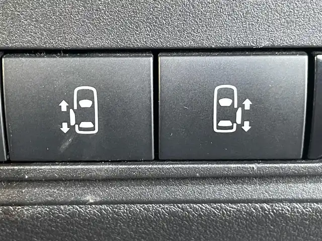 日産 セレナ ハイウェイスター V 岡山県 2023(令5)年 4.2万km ダイヤモンドブラック 登録時走行距離km/純正12.3インチナビ/フルセグTV(AM/FM/Bluetooth/AppleCarPlay)/両側パワースライドドア/ハンズフリーパワースライドドア/アラウンドビューモニター/ビルトインETC/インテリジェントルームミラー/プロパイロット/・インテリジェントクルーズコントロール/・車線逸脱防止支援システム/ハンドル支援/クリアランスソナー/衝突軽減ブレーキ/横滑り防止装置/オートマチックハイビーム/アイドリングストップ/電子パーキングブレーキ/オートブレーキホールド/ワイヤレス充電器/1６インチ純正AW/フロアマット