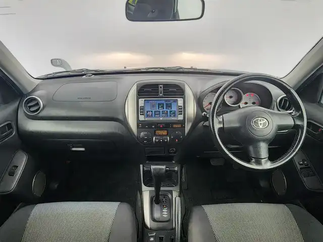 トヨタ ＲＡＶ４ J X Gパッケージ 愛知県 2005(平17)年 16.1万km シルバーM ・保証書/・取扱説明書/・背面タイヤ/・オートエアコン/・サマータイヤ積込/・フロアマット/・ドアバイザー/・電動格納ミラー/・フォグライト/・スペアキー