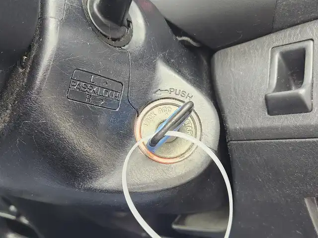 トヨタ ＲＡＶ４ J X Gパッケージ 愛知県 2005(平17)年 16.1万km シルバーM ・保証書/・取扱説明書/・背面タイヤ/・オートエアコン/・サマータイヤ積込/・フロアマット/・ドアバイザー/・電動格納ミラー/・フォグライト/・スペアキー