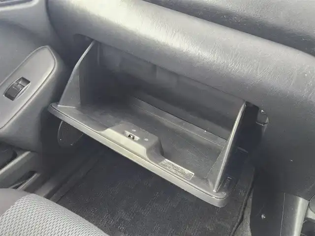 トヨタ ＲＡＶ４ J X Gパッケージ 愛知県 2005(平17)年 16.1万km シルバーM ・保証書/・取扱説明書/・背面タイヤ/・オートエアコン/・サマータイヤ積込/・フロアマット/・ドアバイザー/・電動格納ミラー/・フォグライト/・スペアキー