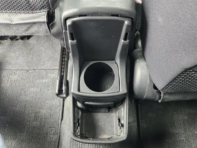 トヨタ ＲＡＶ４ J X Gパッケージ 愛知県 2005(平17)年 16.1万km シルバーM ・保証書/・取扱説明書/・背面タイヤ/・オートエアコン/・サマータイヤ積込/・フロアマット/・ドアバイザー/・電動格納ミラー/・フォグライト/・スペアキー