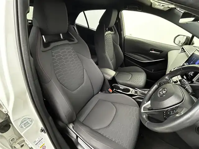 トヨタ カローラ スポーツ ハイブリッドG Z 大分県 2019(平31)年 6.3万km ホワイトパールクリスタルシャイン 純正9インチナビ(NSZT-Y68T）/CD/DVD/BT/SD/フルセグTV/AM/FM/Toyota Safety Sense/プリクラッシュセーフティ/レーントレーシングアシスト/レーダークルーズコントロール/オートマチックハイビーム/バックガイドモニター/ETC/TRDフルエアロ/社外16インチホイール/純正18インチホイール(積み込み)/スマートキー/プッシュスタート/LED