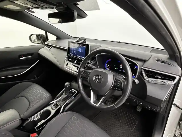 トヨタ カローラ スポーツ ハイブリッドG Z 大分県 2019(平31)年 6.3万km ホワイトパールクリスタルシャイン 純正9インチナビ(NSZT-Y68T）/CD/DVD/BT/SD/フルセグTV/AM/FM/Toyota Safety Sense/プリクラッシュセーフティ/レーントレーシングアシスト/レーダークルーズコントロール/オートマチックハイビーム/バックガイドモニター/ETC/TRDフルエアロ/社外16インチホイール/純正18インチホイール(積み込み)/スマートキー/プッシュスタート/LED