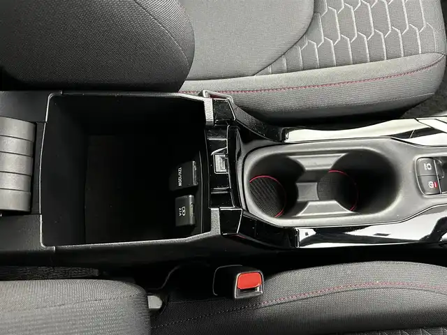 トヨタ カローラ スポーツ ハイブリッドG Z 大分県 2019(平31)年 6.3万km ホワイトパールクリスタルシャイン 純正9インチナビ(NSZT-Y68T）/CD/DVD/BT/SD/フルセグTV/AM/FM/Toyota Safety Sense/プリクラッシュセーフティ/レーントレーシングアシスト/レーダークルーズコントロール/オートマチックハイビーム/バックガイドモニター/ETC/TRDフルエアロ/社外16インチホイール/純正18インチホイール(積み込み)/スマートキー/プッシュスタート/LED