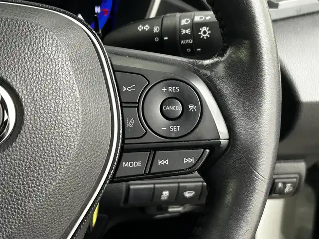 トヨタ カローラ スポーツ ハイブリッドG Z 大分県 2019(平31)年 6.3万km ホワイトパールクリスタルシャイン 純正9インチナビ(NSZT-Y68T）/CD/DVD/BT/SD/フルセグTV/AM/FM/Toyota Safety Sense/プリクラッシュセーフティ/レーントレーシングアシスト/レーダークルーズコントロール/オートマチックハイビーム/バックガイドモニター/ETC/TRDフルエアロ/社外16インチホイール/純正18インチホイール(積み込み)/スマートキー/プッシュスタート/LED