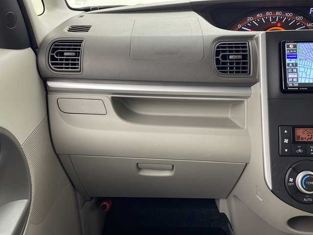 ダイハツ タント X SA 秋田県 2014(平26)年 5.1万km コットンアイボリー 4WD/社外SDナビ　/片側パワースライドドア　/衝突被害軽減ブレーキ　/フルセグTV/AM/FM/CD/DVD/Bluetooth/社外エンジンスターター　/アイドリングストップ　/横滑り防止装置/オートエアコン　/オートライト　/ハロゲンライト　/スマートキー　/リアサンシェード/サイドバイザー/電動格納ミラー/社外アルミホイール