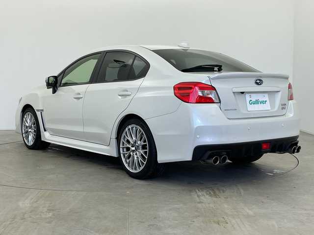 スバル ＷＲＸ Ｓ４ 2．0GT‐S アイサイト 富山県 2017(平29)年 6.2万km クリスタルホワイトP 純正ナビ（AM/FM/DVD/フルセグ）/バックカメラ/ドライブレコーダー/ETC/ブラインドスポットモニター/ハーフレザーシート/D/N席パワーシート/衝突被害軽減システム/レーダークルーズコントロール/レーンキープアシスト/コーナーセンサー/横滑り防止装置/純正アルミホイール/純正フロアマット/オートLEDライト/フォグライト/電子パーキング/革巻きステアリング/ステアリングスイッチ/パドルシフト