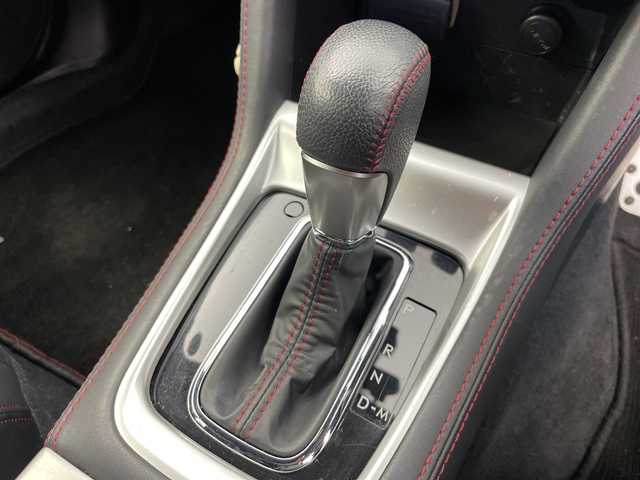 スバル ＷＲＸ Ｓ４ 2．0GT‐S アイサイト 富山県 2017(平29)年 6.2万km クリスタルホワイトP 純正ナビ（AM/FM/DVD/フルセグ）/バックカメラ/ドライブレコーダー/ETC/ブラインドスポットモニター/ハーフレザーシート/D/N席パワーシート/衝突被害軽減システム/レーダークルーズコントロール/レーンキープアシスト/コーナーセンサー/横滑り防止装置/純正アルミホイール/純正フロアマット/オートLEDライト/フォグライト/電子パーキング/革巻きステアリング/ステアリングスイッチ/パドルシフト
