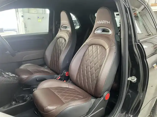 アバルト ５９５ ツーリズモ 兵庫県 2022(令4)年 1.6万km 黒 ネロスコルピオーネ　カラーNo.８７６/ワンオーナー /レコードモンツァマフラー/THREEHUNDREDマフラーテールフィニッシャー/Uconnectオーディオ/ETC/ドライブレコーダー/パドルシフト/ブラウンレザーシート/リモコンキー /スペアキー/純正17インチAW