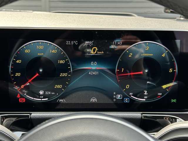 メルセデス・ベンツ ＧＬＡ２００ｄ 4マチック AMGライン 茨城県 2020(令2)年 4.3万km コスモスブラック アドバンスドＰＫＧ　/パノラマＳＲ　/ＨＵＤ　/アドバンスドサウンド　/アンビエントライト　/AMGレザーエクスクルーシブパッケージ/本革ツートン　/シートヒーター　/Ｍ付パワーシート　/３６０度カメラ　/ＲＳＰ　/ＡＣＣ　/ナビ　/ＴＶ　/ＢＴ　/ＰＷテールゲート/禁煙車