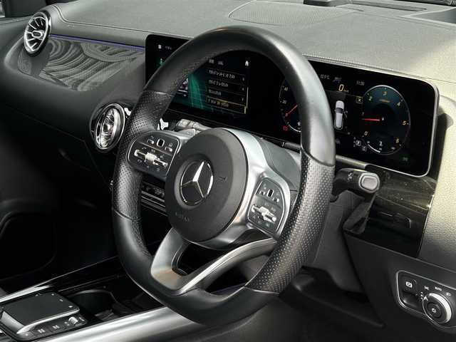 メルセデス・ベンツ ＧＬＡ２００ｄ 4マチック AMGライン 茨城県 2020(令2)年 4.3万km コスモスブラック アドバンスドＰＫＧ　/パノラマＳＲ　/ＨＵＤ　/アドバンスドサウンド　/アンビエントライト　/AMGレザーエクスクルーシブパッケージ/本革ツートン　/シートヒーター　/Ｍ付パワーシート　/３６０度カメラ　/ＲＳＰ　/ＡＣＣ　/ナビ　/ＴＶ　/ＢＴ　/ＰＷテールゲート/禁煙車