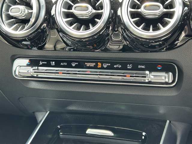メルセデス・ベンツ ＧＬＡ２００ｄ 4マチック AMGライン 茨城県 2020(令2)年 4.3万km コスモスブラック アドバンスドＰＫＧ　/パノラマＳＲ　/ＨＵＤ　/アドバンスドサウンド　/アンビエントライト　/AMGレザーエクスクルーシブパッケージ/本革ツートン　/シートヒーター　/Ｍ付パワーシート　/３６０度カメラ　/ＲＳＰ　/ＡＣＣ　/ナビ　/ＴＶ　/ＢＴ　/ＰＷテールゲート/禁煙車