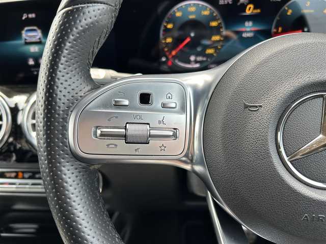 メルセデス・ベンツ ＧＬＡ２００ｄ 4マチック AMGライン 茨城県 2020(令2)年 4.3万km コスモスブラック アドバンスドＰＫＧ　/パノラマＳＲ　/ＨＵＤ　/アドバンスドサウンド　/アンビエントライト　/AMGレザーエクスクルーシブパッケージ/本革ツートン　/シートヒーター　/Ｍ付パワーシート　/３６０度カメラ　/ＲＳＰ　/ＡＣＣ　/ナビ　/ＴＶ　/ＢＴ　/ＰＷテールゲート/禁煙車