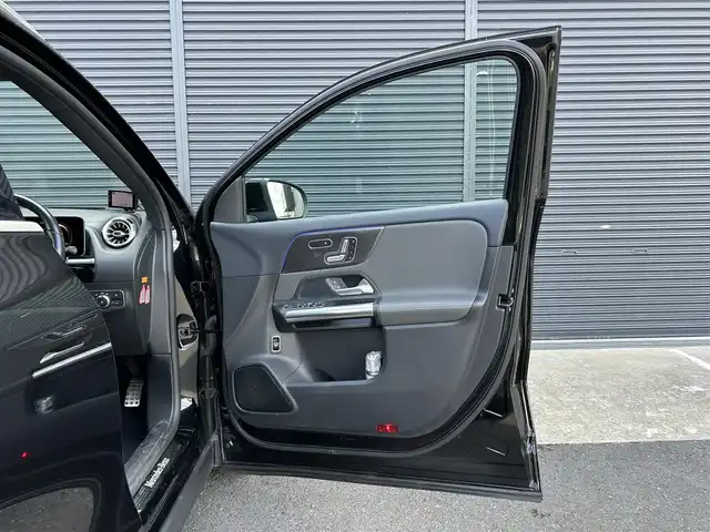 メルセデス・ベンツ ＧＬＡ２００ｄ 4マチック AMGライン 茨城県 2020(令2)年 4.3万km コスモスブラック アドバンスドＰＫＧ　/パノラマＳＲ　/ＨＵＤ　/アドバンスドサウンド　/アンビエントライト　/AMGレザーエクスクルーシブパッケージ/本革ツートン　/シートヒーター　/Ｍ付パワーシート　/３６０度カメラ　/ＲＳＰ　/ＡＣＣ　/ナビ　/ＴＶ　/ＢＴ　/ＰＷテールゲート/禁煙車