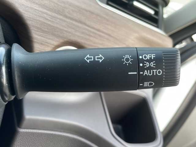 ホンダ フリード G 道北・旭川 2024(令6)年 0.7万km プラチナホワイトパール ・4WD/・社外ナビ/BT/USB/ラジオ/・バックカメラ/・両側パワースライドドア/・前席シートヒーター/・キャプテンシート/・寒冷地仕様/・ミラーヒーター/・LEDヘッドライト/・アイドリングストップ/・ホンダセンシング/・衝突軽減ブレーキ/・前後誤発進抑制機能/・歩行者事故低減ステアリング/・レーダークルーズコントロール/・車線維持支援システム/・レーンキープアシスト/・先行車発進お知らせ機能/・標識認識機能/・保証書