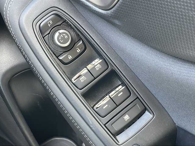 スバル フォレスター プレミアム 三重県 2018(平30)年 8.3万km クリスタルホワイトP 純正８型ナビ　ドラレコ　アイサイト　衝突軽減　追従走行　車線抑制　ステアリング連動ヘッドライト　ＬＥＤヘッドライト　　温シート　パワーシート　メモリシート　ステアリングヒーター　バックカメラ　ＥＴＣ