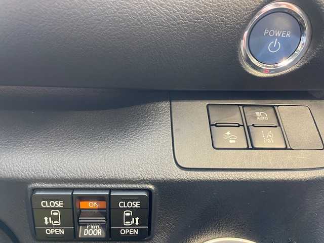 トヨタ シエンタ ハイブリッド G 静岡県 2020(令2)年 2.8万km ホワイトパールクリスタルシャイン ●純正ディーラーナビ/(ワンセグ/CD/Bluetooth)/(NSCW-W68)/●バックカメラ/●衝突軽減システム/●クルーズコントロール/●レーンキープアシスト/●コーナーセンサー/●両側パワースライドドア/●LEDライト/●オートライト/●オートマチックハイビーム/●フォグランプ/●革巻きステアリング/●ステアリングスイッチ/●ETC/●電動格納ウィンカーミラー/●ISOFIX/●プッシュスタート/●スマートキー/●純正フロアマット/●ドアバイザー/●横滑り防止装置/●純正16インチアルミホイール/●ダブルSRS+ABS/●保証書/●取扱説明書