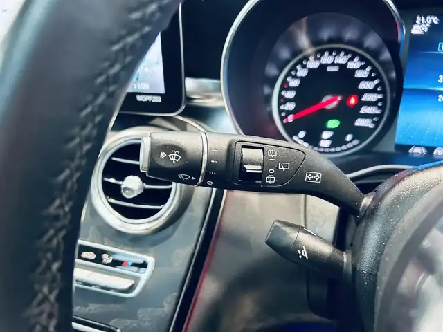 メルセデス・ベンツ ＧＬＣ２２０ d 4マチック AMGライン 大阪府 2022(令4)年 2.9万km オブシディアンブラック レーダーセーフティ/サンルーフ/ハーフ革/メモリパワーシート/シートヒーター/ACC/純正ナビ/TV/360度カメラ/applecarplay/純正19インチAW/LEDヘッドライト/アンビエントライト/電動リアゲート/ブラインドスポット