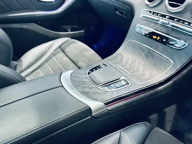 メルセデス・ベンツ ＧＬＣ２２０ d 4マチック AMGライン 大阪府 2022(令4)年 2.9万km オブシディアンブラック レーダーセーフティ/サンルーフ/ハーフ革/メモリパワーシート/シートヒーター/ACC/純正ナビ/TV/360度カメラ/applecarplay/純正19インチAW/LEDヘッドライト/アンビエントライト/電動リアゲート/ブラインドスポット