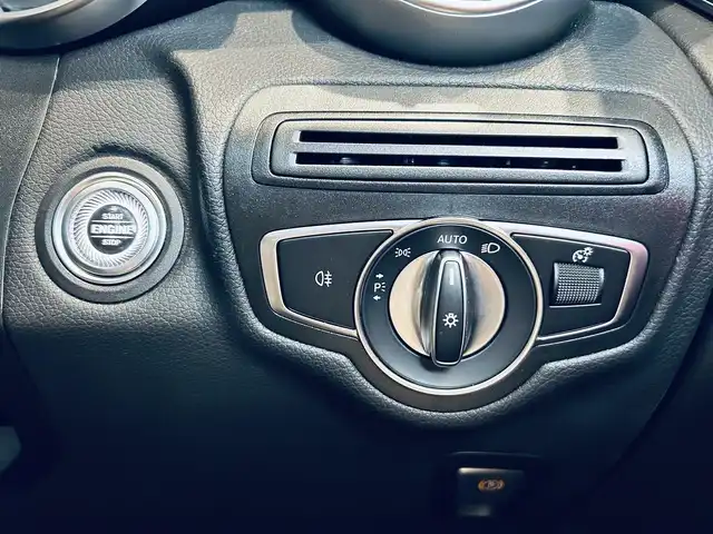 メルセデス・ベンツ ＧＬＣ２２０ d 4マチック AMGライン 大阪府 2022(令4)年 2.9万km オブシディアンブラック レーダーセーフティ/サンルーフ/ハーフ革/メモリパワーシート/シートヒーター/ACC/純正ナビ/TV/360度カメラ/applecarplay/純正19インチAW/LEDヘッドライト/アンビエントライト/電動リアゲート/ブラインドスポット